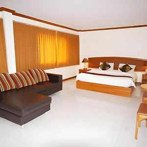 Golden Land Hotel